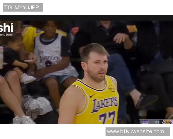 艾顿谈与东契奇合作心得强调内线施压需耐心与快速移动 艾顿谈与东契奇合作心得强调内线施压需耐心与快速移动