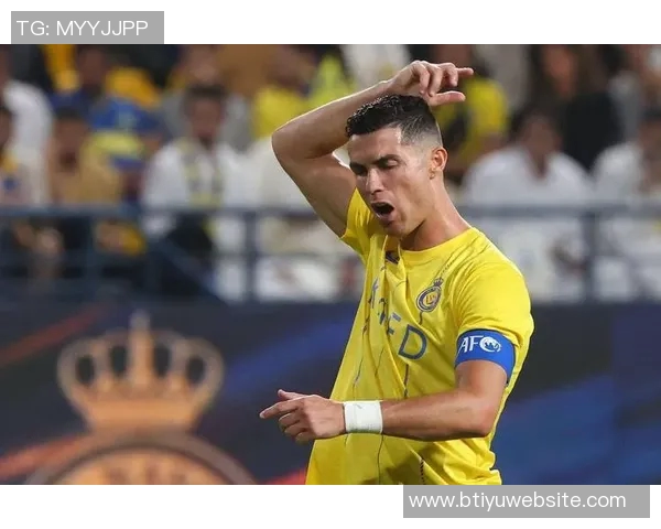 C罗社交媒体分享庆祝照片喜迎950球里程碑助力球队获胜的喜悦