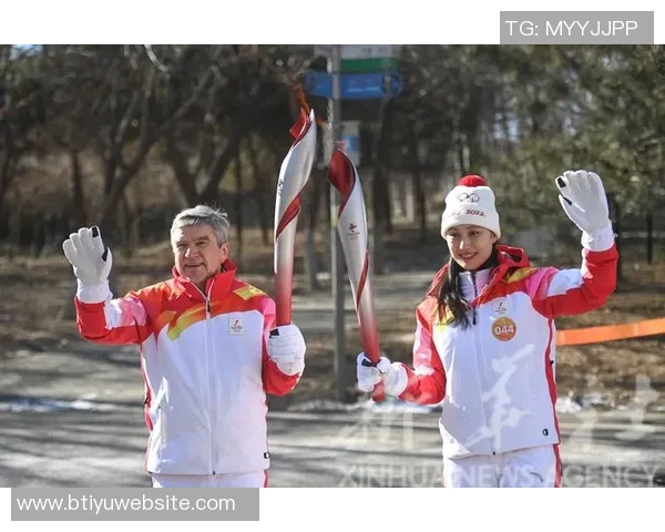 巩晓彬即将启程前往意大利罗马担任米兰冬奥会火炬手展现中国风采