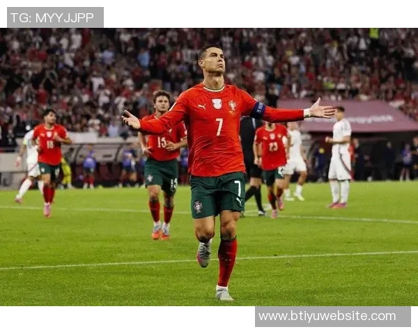 C罗社交媒体分享庆祝照片喜迎950球里程碑助力球队获胜的喜悦 C罗社交媒体分享庆祝照片喜迎950球里程碑助力球队获胜的喜悦