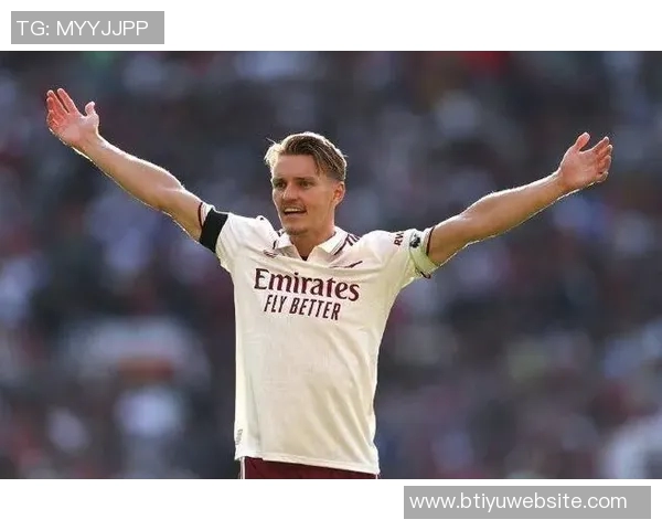 厄德高带伤坚持比赛十分钟后离场预计缺席六周影响七场赛事 厄德高带伤坚持比赛十分钟后离场预计缺席六周影响七场赛事