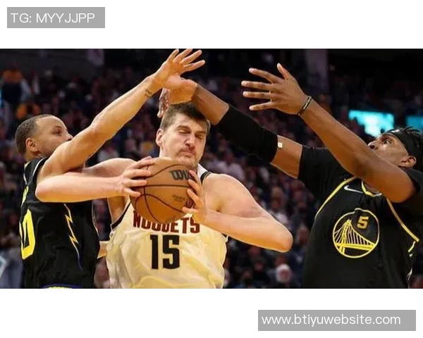 约基奇高效发挥7投6中轻松斩获17分7篮板5助攻助队取胜 约基奇高效发挥7投6中轻松斩获17分7篮板5助攻助队取胜