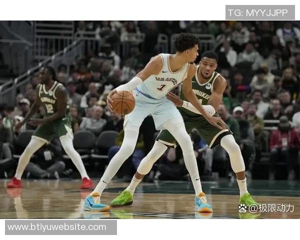 周一竞彩篮球焦点对决雄鹿与步行者的巅峰对决字母哥与西亚卡姆的精彩较量